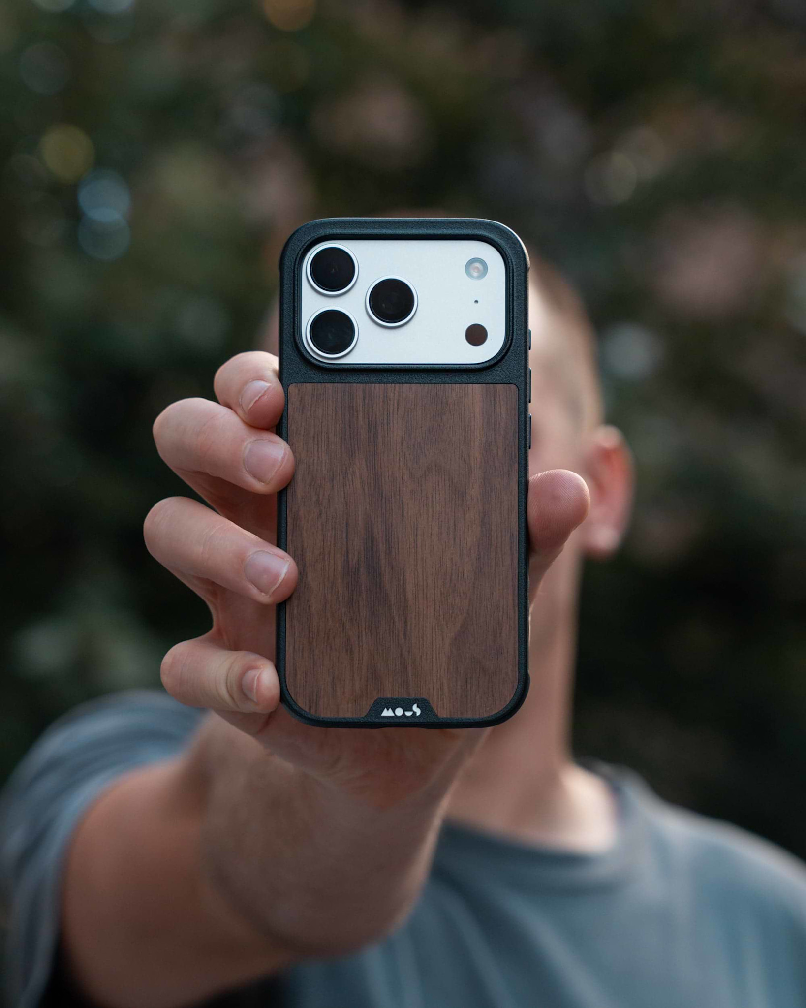 MOUS Limitless 7.0 MagSafe Case for iPhone 18 Pro / 17 Pro - Walnut