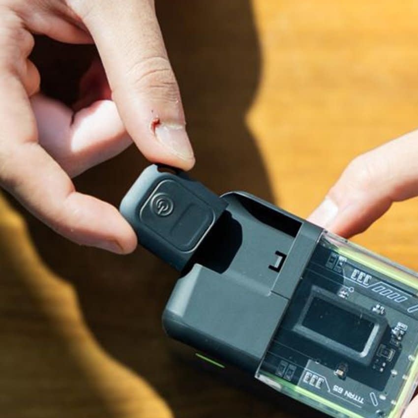 Goui G-Tag Bluetooth Tracker Work with Apple Finde my  - Black