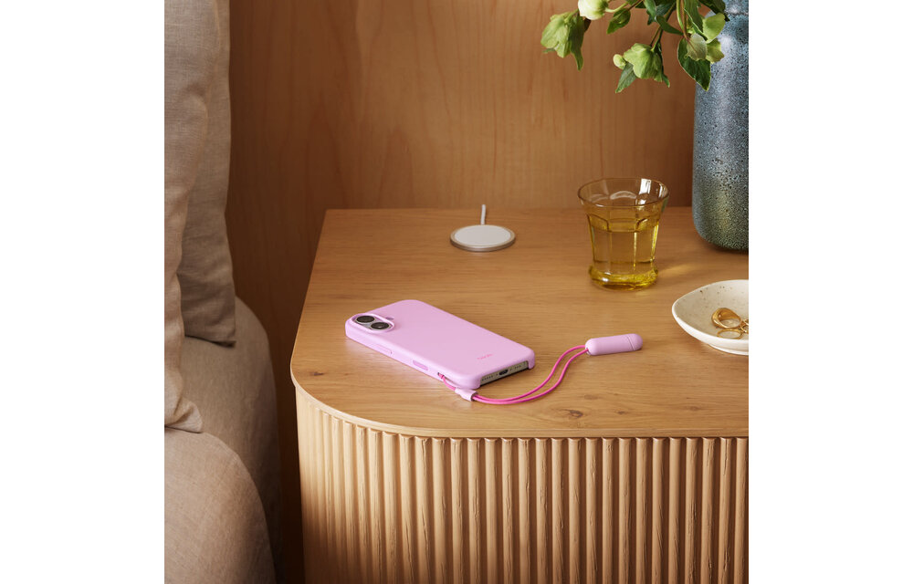 Beats Kickstand Case With MagSafe & Camera Control For Iphone 17 - Pink