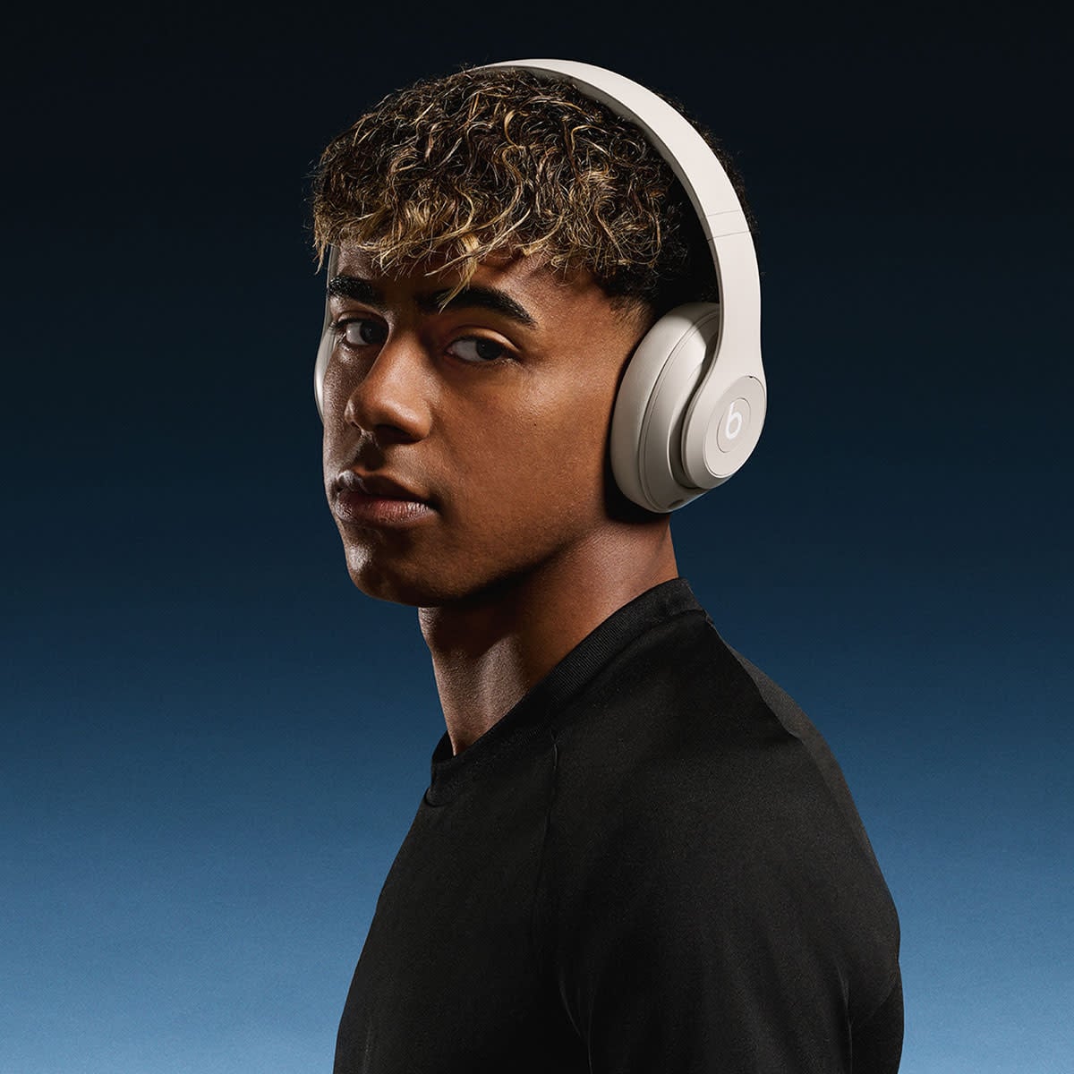 Beats Studio Pro Premium Wireless Noise Cancelling Headphones - Sandstone
