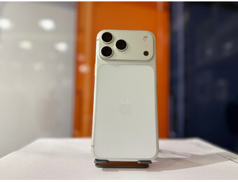 Apple iPhone 17 Pro Max 1TB - Silver USED