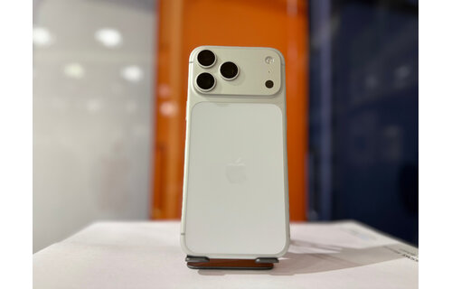 Apple iPhone 17 Pro Max 1TB - Silver USED