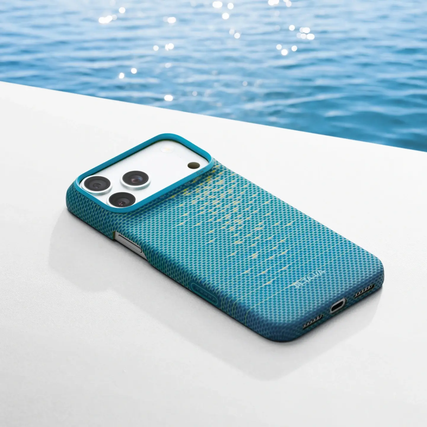 Pitaka Ultra Slim PitaTap MagSafe Case for iPhone 18 Pro / 17 Pro - Lucid Blue