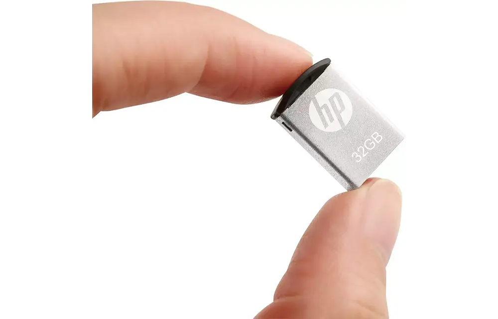 HP V222W USB 2.0 Flash Drive 32GB - Silver