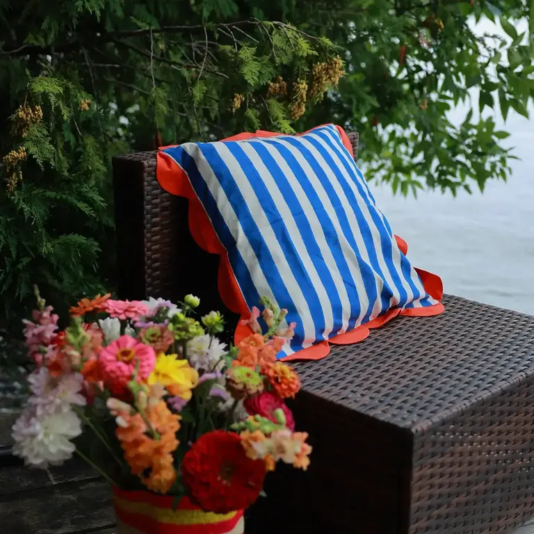 Kate Austin Kate Austin Cabana Stripe Cushion Blue/Red 20" - w Insert