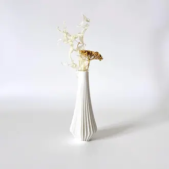 Sonnihaus Sonnihaus Kanji Bud Vase - White Sonnihaus Sonnihaus Kanji Bud Vase - White