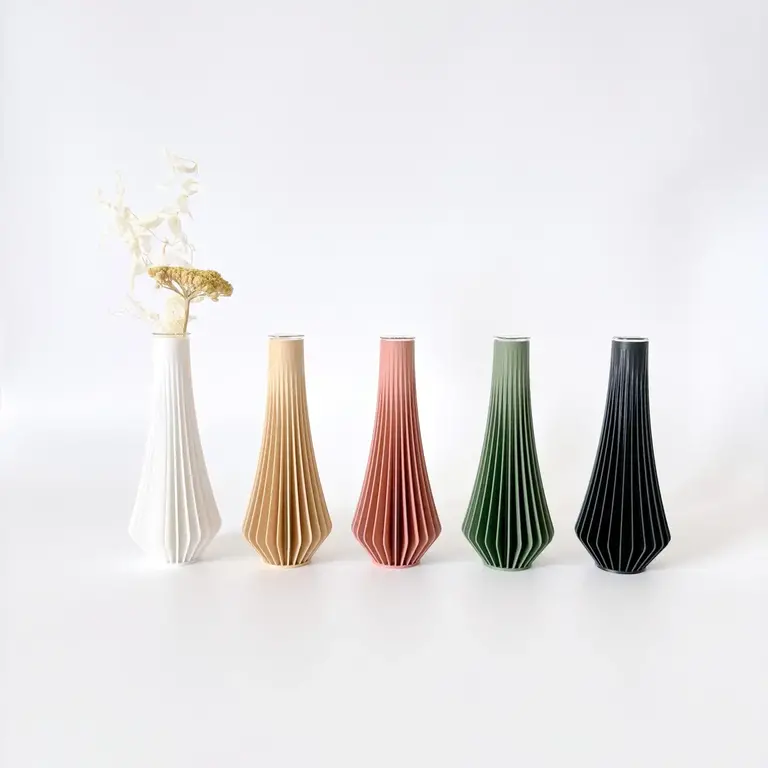 Sonnihaus Sonnihaus Kanji Bud Vase - Terra Cotta