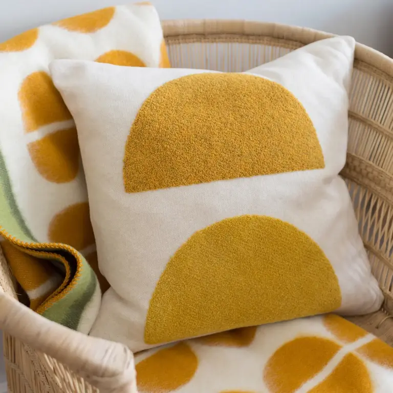Funky Doris FD - Mona Tufted Cushion - Yellow