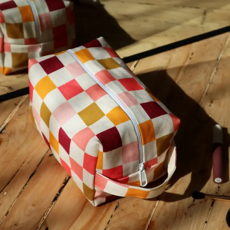 Freon Collective Freon Collective Makeup Bag - Retro Grid - Medium