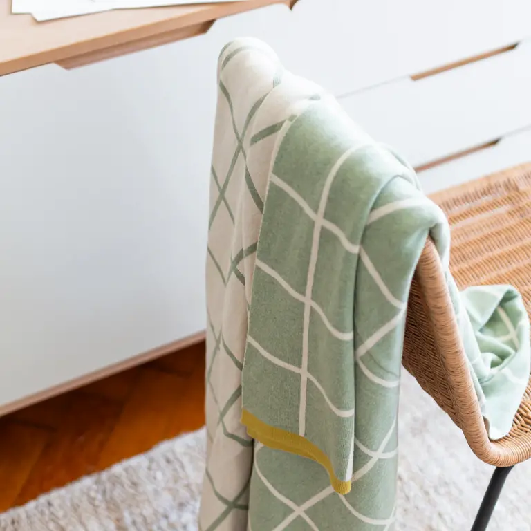 Funky Doris FD - Todden Knit Blanket - Green