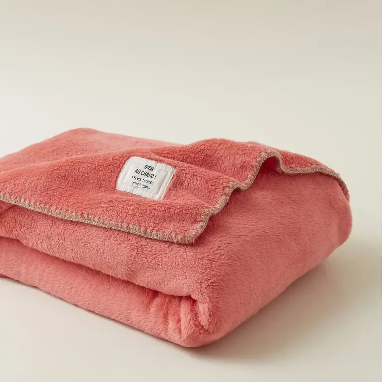 Sylvie Thiriez Sylvie Thiriez Bien Au Chaud Polar Blanket