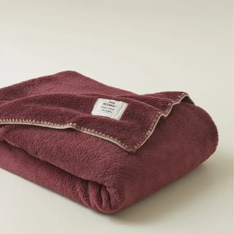 Sylvie Thiriez Sylvie Thiriez Bien Au Chaud Polar Blanket