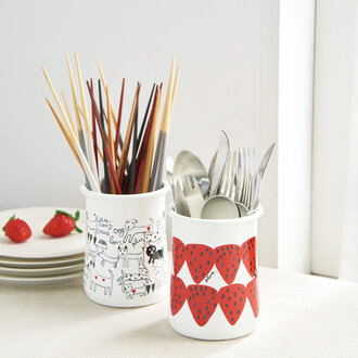 Kumu Japan Strawberry Enamel Utensil Crock Sm 600ml