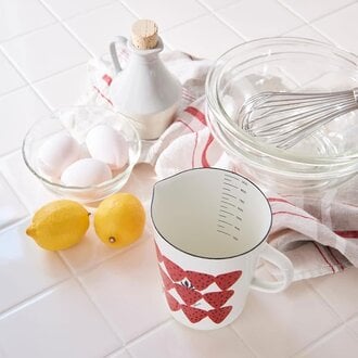 Kumu Japan Strawberry Enamel Measuring Cup 930ml