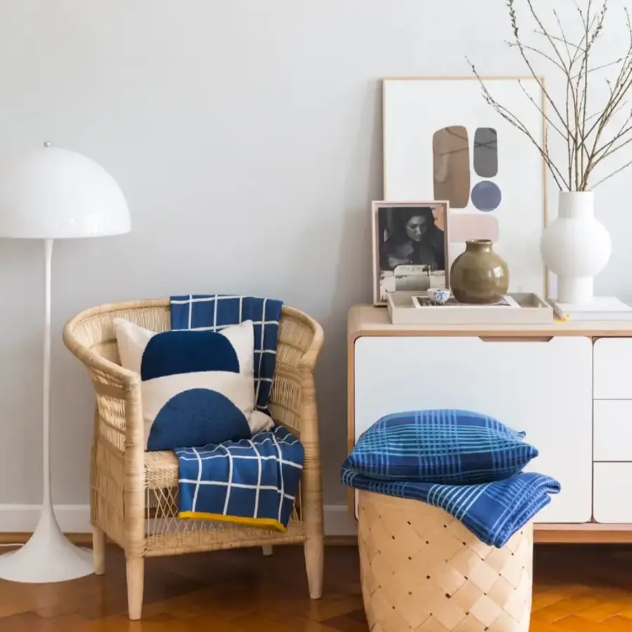 Throw Blankets & Cushions