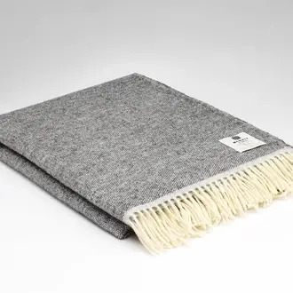 MND MND Merino Throw Fruity Grey MND MND Merino Throw Fruity Grey