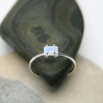 Heart & Lotus HL Rainbow Moonstone Inner Knowing Ring