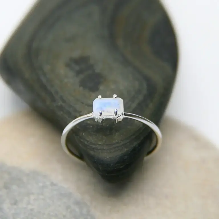 Heart & Lotus HL Rainbow Moonstone Inner Knowing Ring