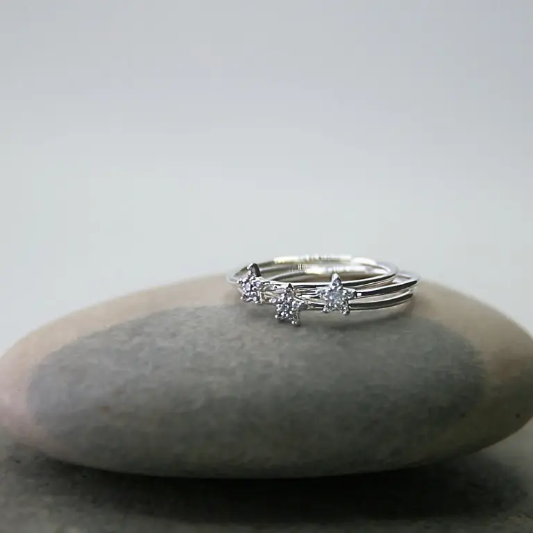 Heart & Lotus HL Tiny Star Cubic Zirconia Ring