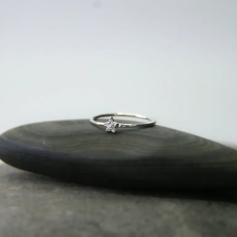 Heart & Lotus HL Tiny Star Cubic Zirconia Ring