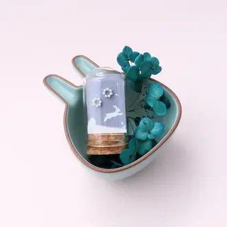 Attic Attic Pearl Flower Studs Sterling Silver Attic Attic Pearl Flower Studs Sterling Silver