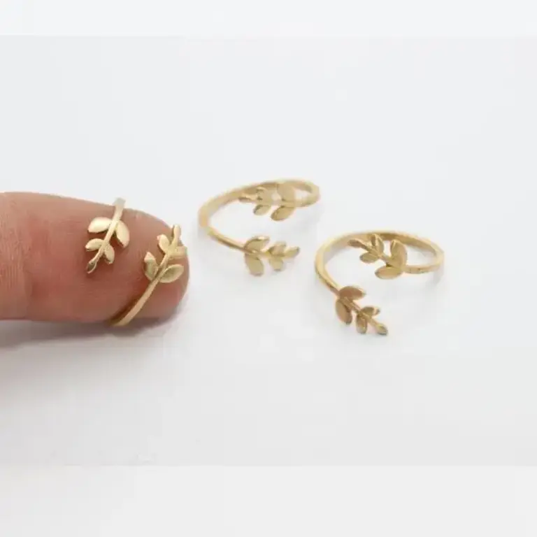 Madini Madini Leaf Adjustable Ring