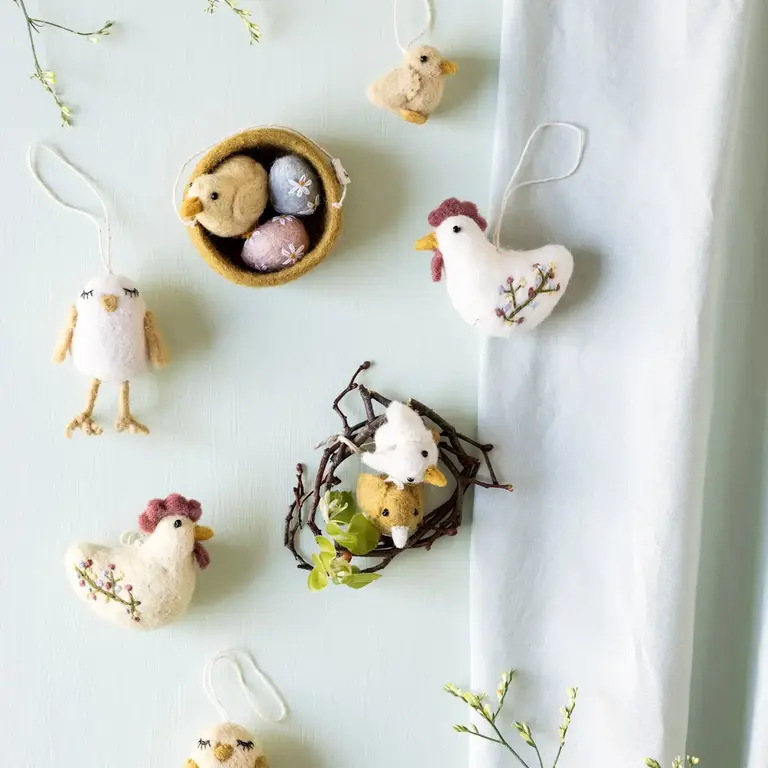 EGS EGS Fair Trade Mini Nest w. Eggs and Chick