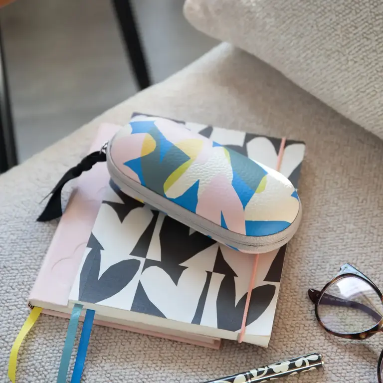 Caroline Gardner Caroline Gardner Confetti Hearts Zip Glasses Case