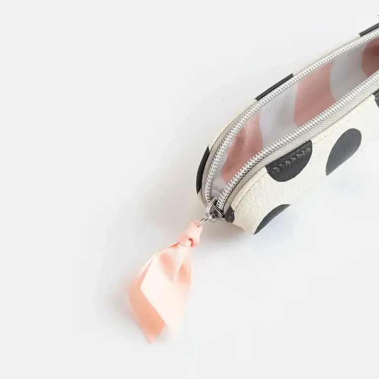 Caroline Gardner Caroline Gardner Mono Spots Pencil Case