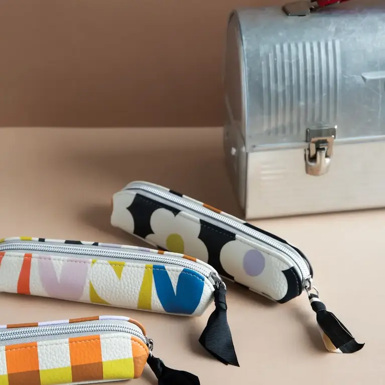 Caroline Gardner Caroline Gardner Checkmate Hearts Pencil Case