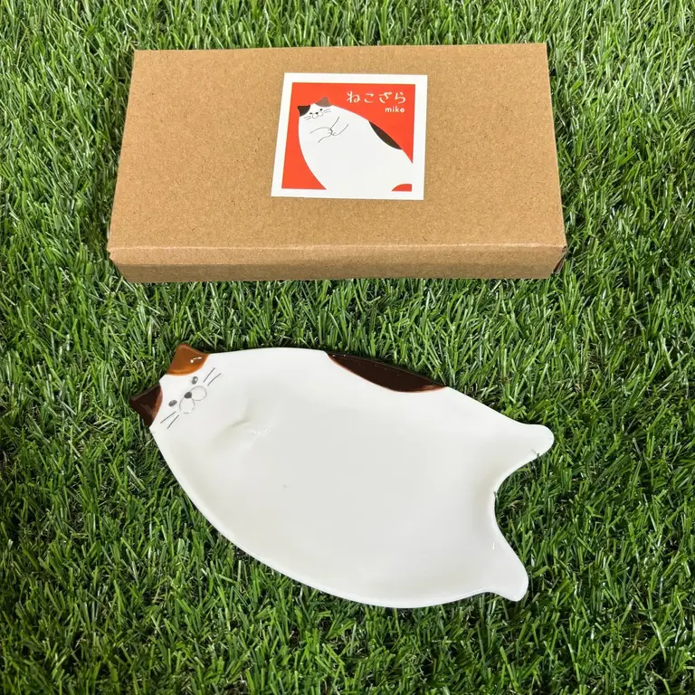 Fika Japan Fika Ceramic Calico Cat Small Plate White