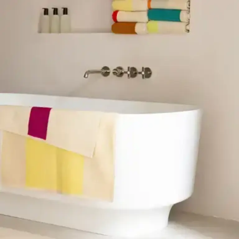 Suite702 Suite 702 Martens Luxury Bath Towel 70x140 Yellow/Fuchsia