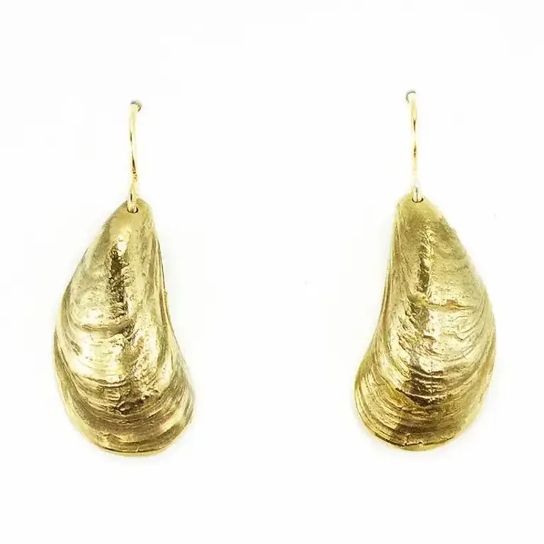 Morning Moon Mussel Shell Earrings Bronze