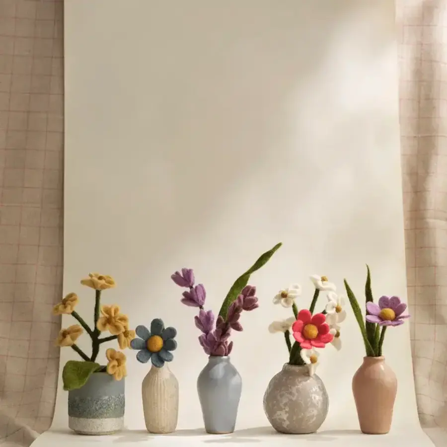 Flowers & Vases