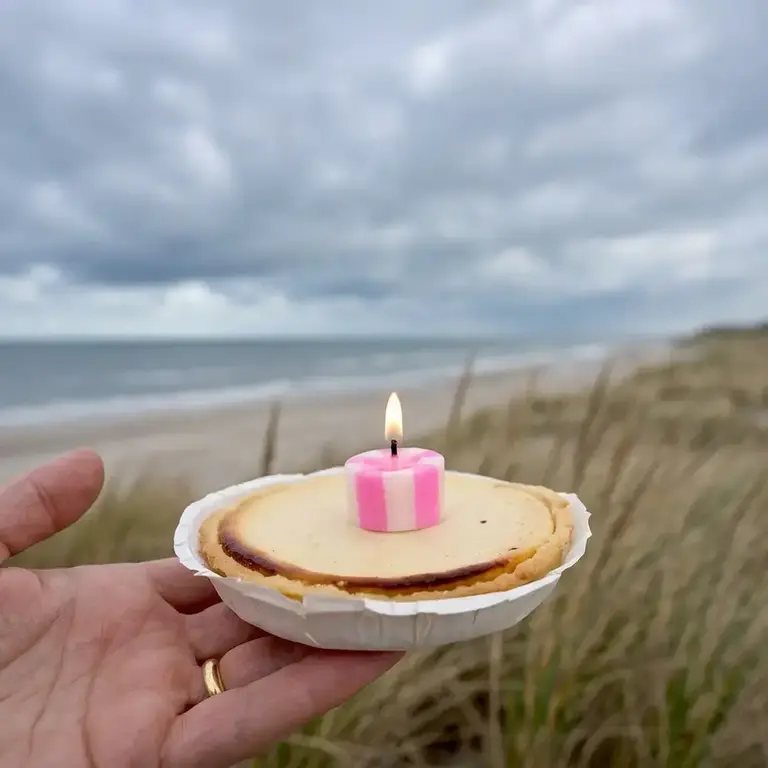 Not The Girl NTG Bonbon Candles Neon S/16