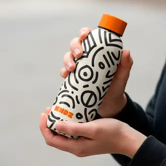 KNDZ KNDZ Double Walled Stainless Steel Bottle Doodle Path 500ml KNDZ KNDZ Double Walled Stainless Steel Bottle Doodle Path 500ml