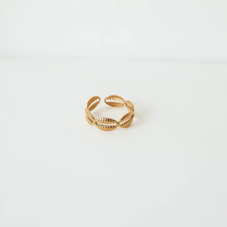 Bali Soul Bali Soul Cowrie Shell Ring O/S 18k Plated Gold