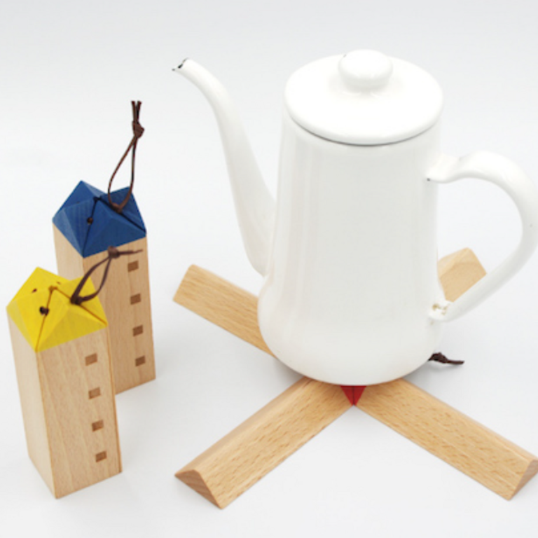 Sunaolab Sunaolab Handcrafted  House Trivet Beech / Colour