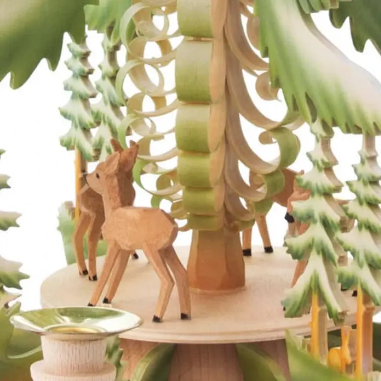 DS German Pyramid Tree w Deer Large
