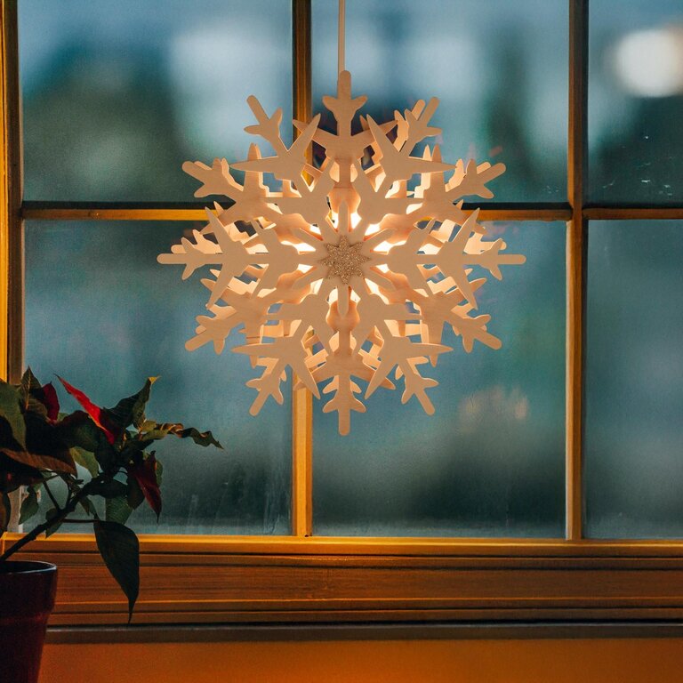 DS German Wooden Window Snowflake v 1 (Electric)