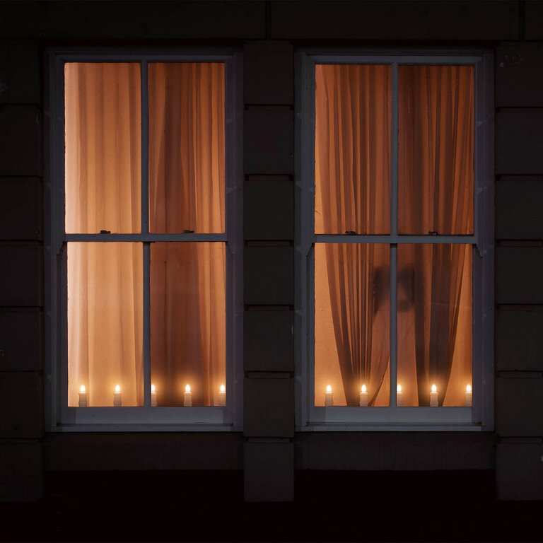 DS German Wooden Window Display 5 Candles (Electric)