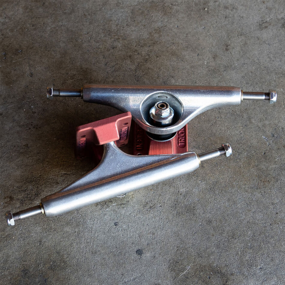 Independent Hollow Stage 11 Trucks Silver Ano Red