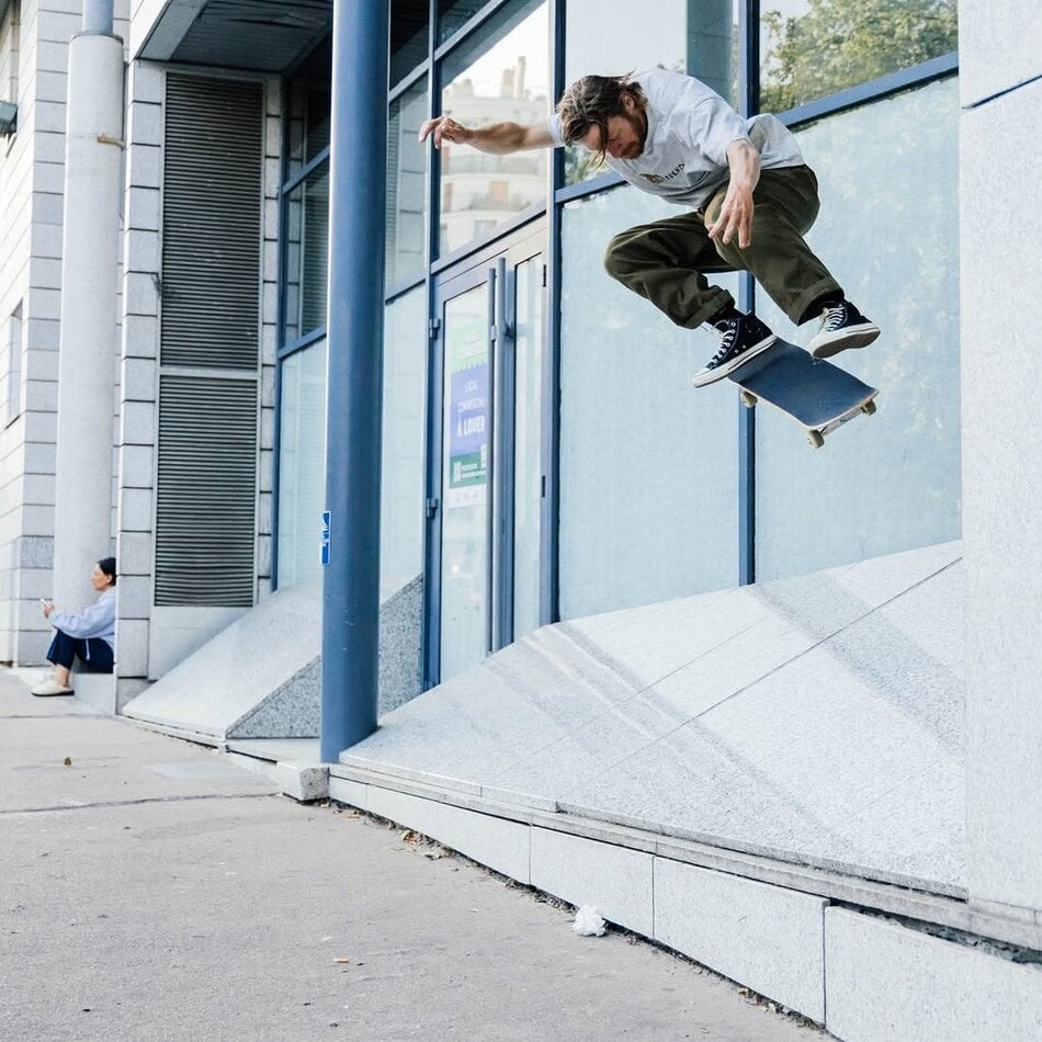 Magenta Headquarters DVD