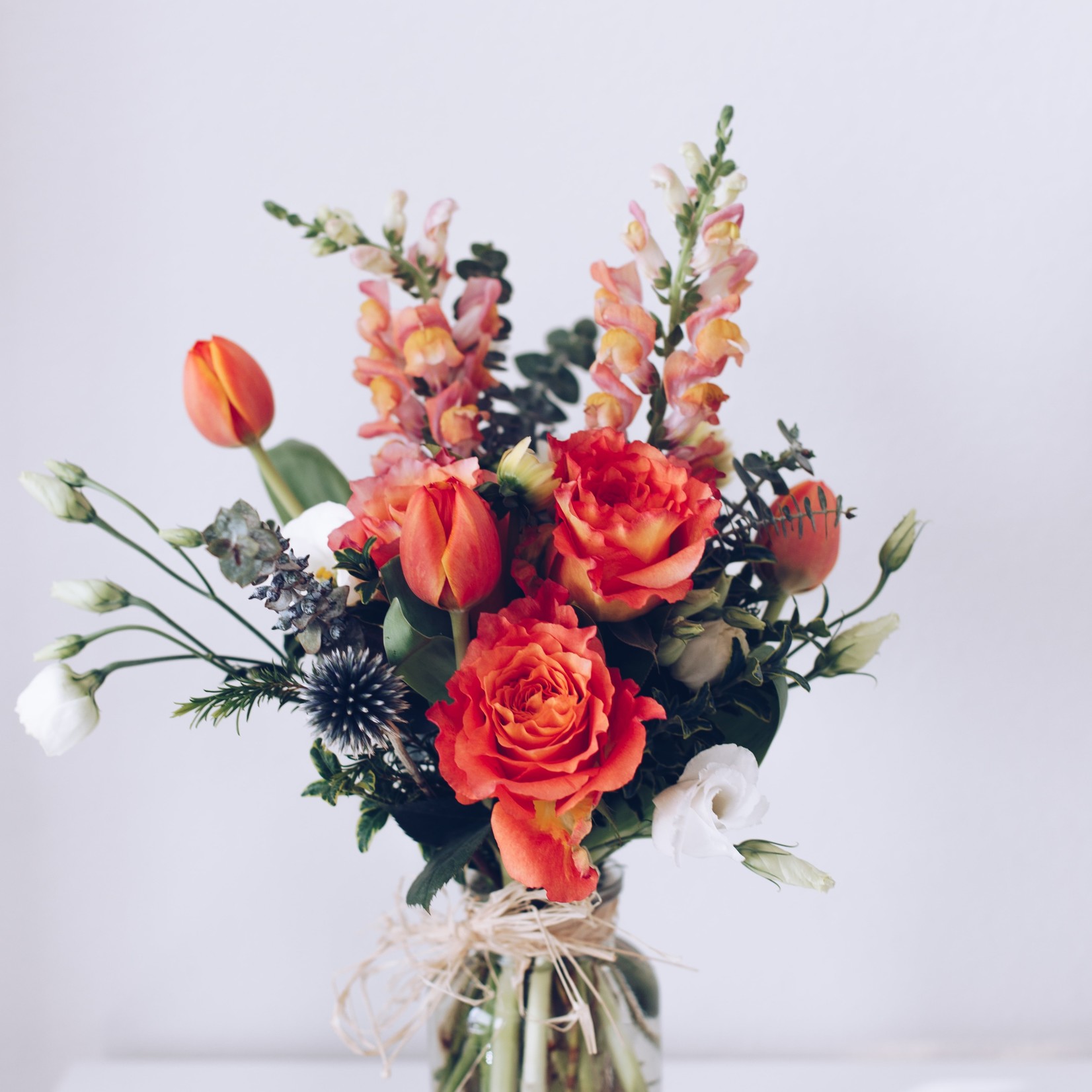 Atelier bouquet lié et arrangement en vase