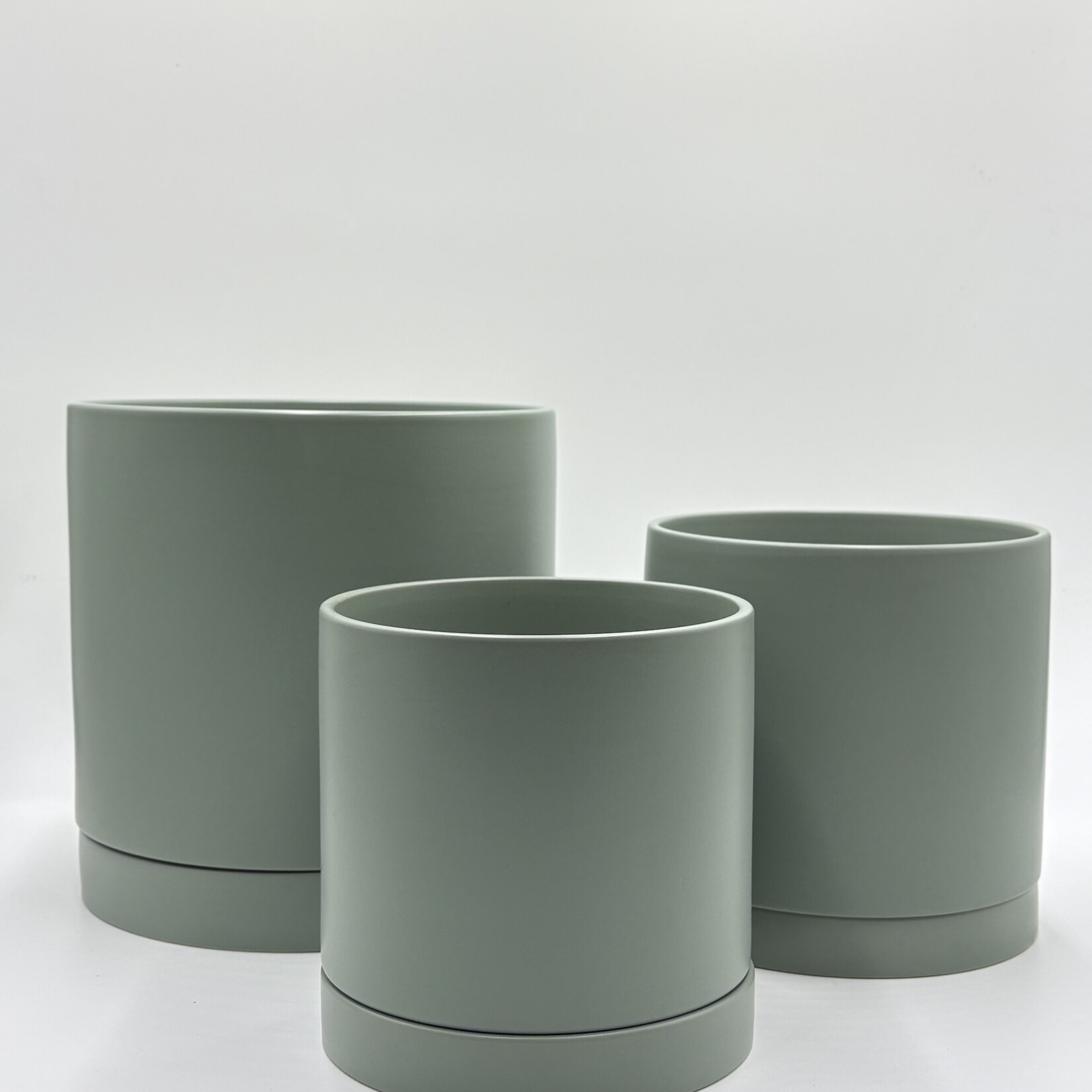 John G. Hofland Ltd. Pot Romey en céramique avec soucoupe