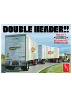 AMT AMT1132 Double Header Tandem Van Trailers (1/25)