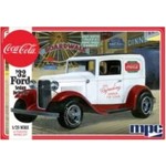 MPC MPC902 1932 Ford Sedan Delivery Coca-Cola (1/25)
