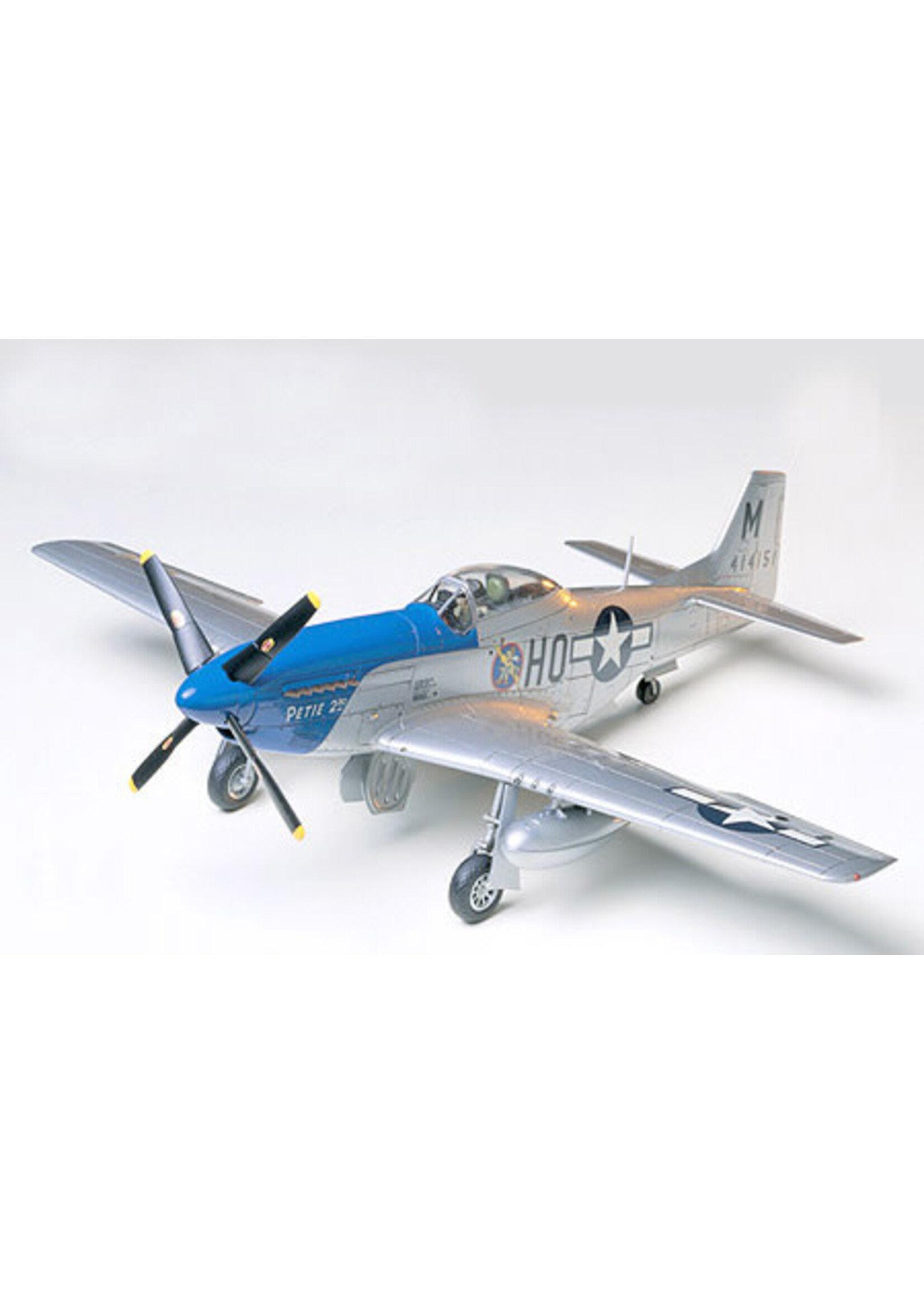 Tamiya TAM61040 North American P-51D Mustang 8th AF (1/48)