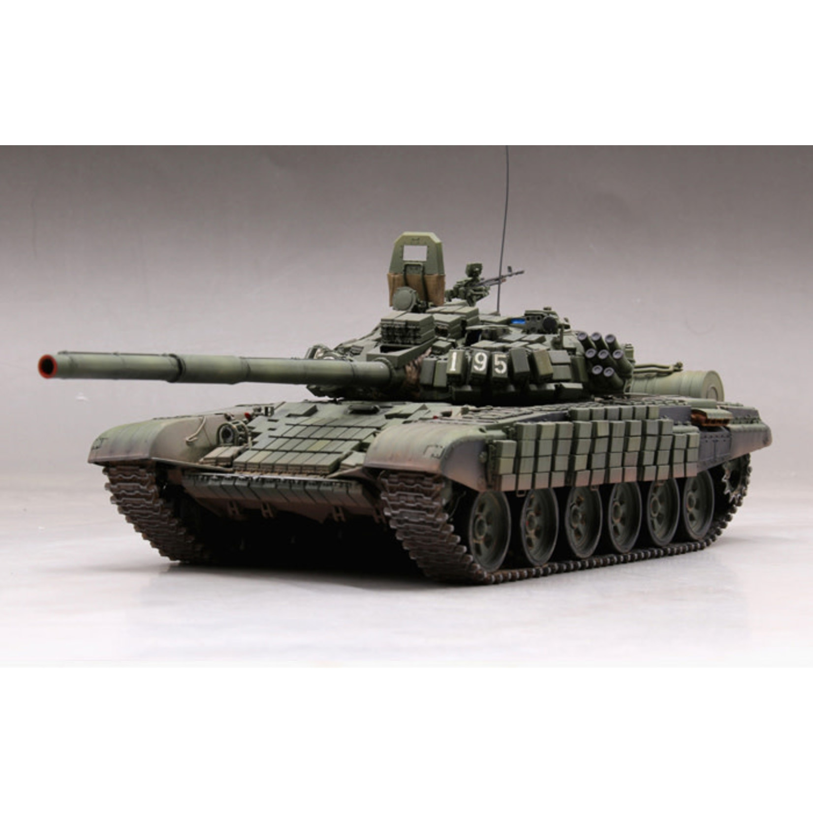 Trumpeter TRU09555 T-72B1 MBT (1/35)