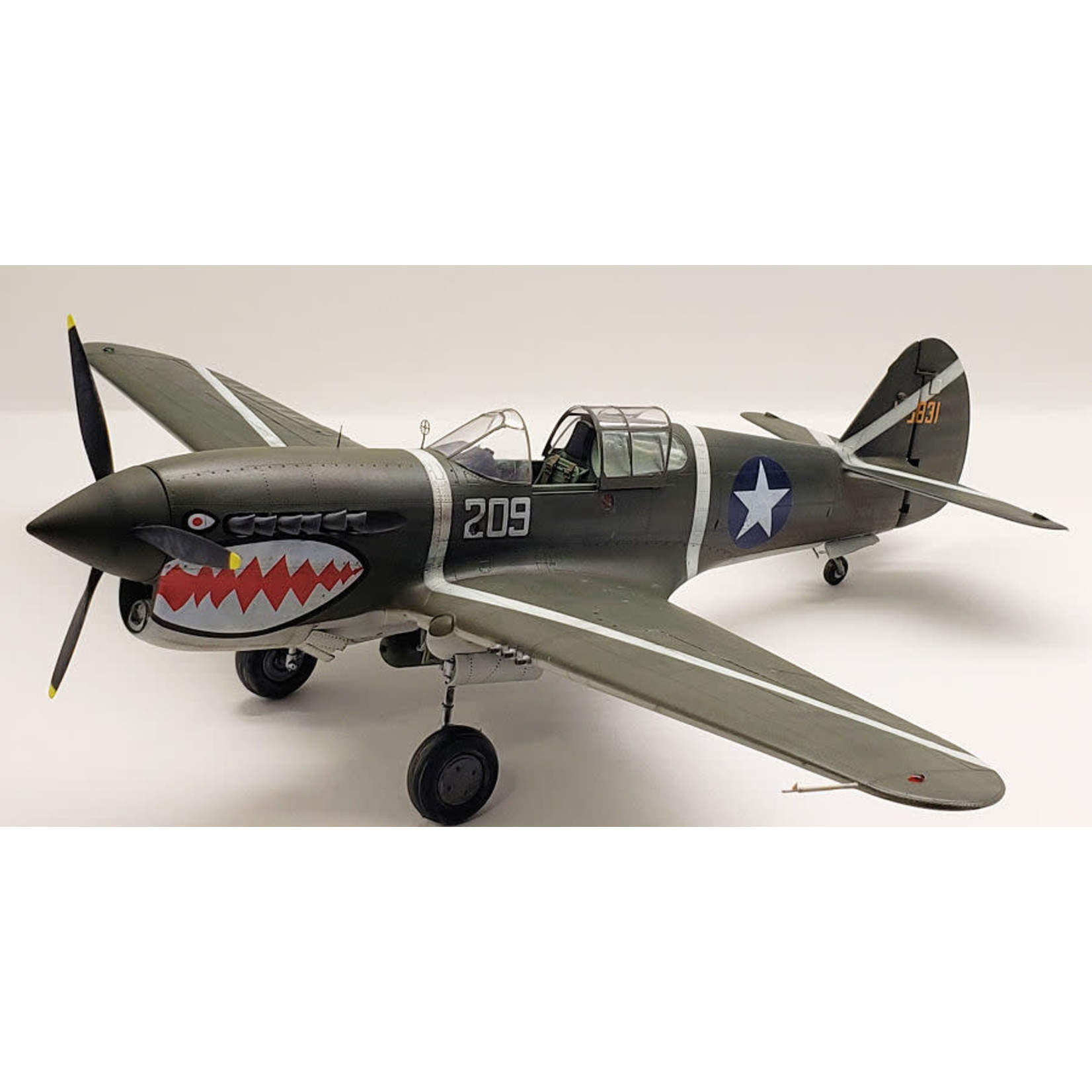 Trumpeter TRU03227 P-40F War Hawk (1/32)